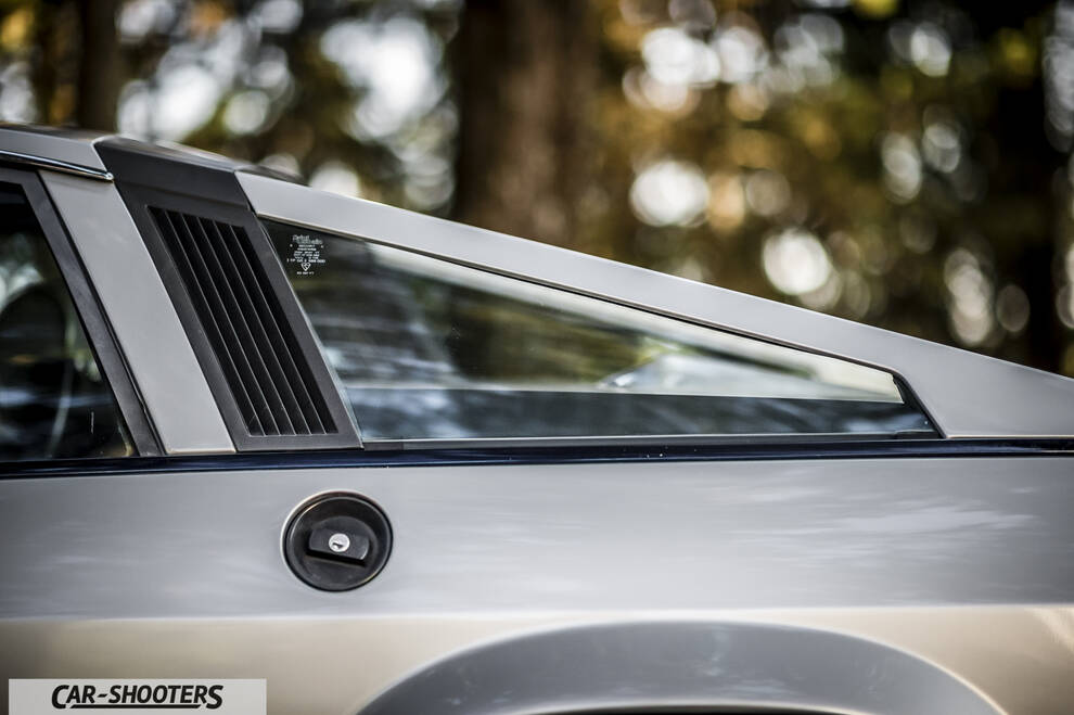 Lancia Beta Montecarlo – detail, side window louvers close-up