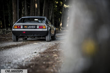Lancia Beta Montecarlo – rear view, silver on a country road