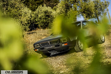 Lancia Beta Montecarlo – front three-quarter, grey on a dirt road