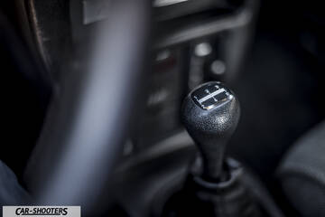 Lancia Beta Montecarlo – detail, manual gear shifter close-up