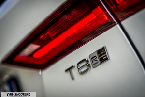 Volvo V90 T8 – detail, rear badge and taillight close-up