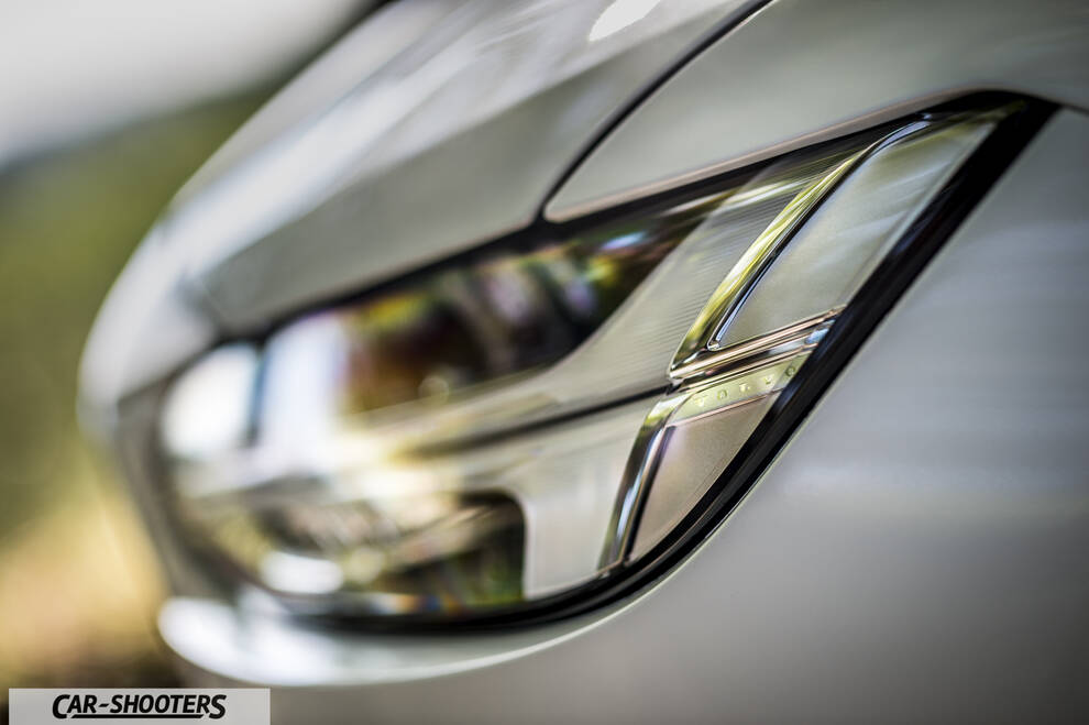 Volvo V90 T8 – detail, headlight close-up