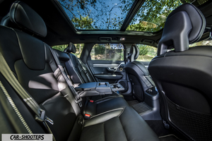 Volvo V90 T8 – interior, leather rear seats with panoramic sunroof