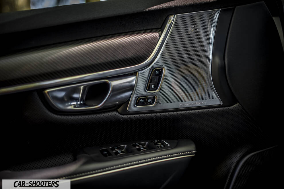 Volvo V90 T8 – interior, door panel with audio speaker