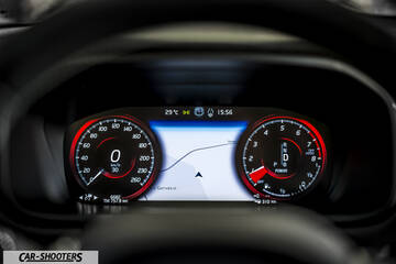 Volvo V90 T8 – dashboard, digital instrument cluster