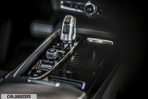 Volvo V90 T8 – interior, center console and gear shifter