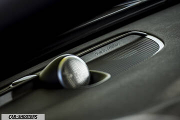 Volvo V90 T8 – detail, audio speaker close-up