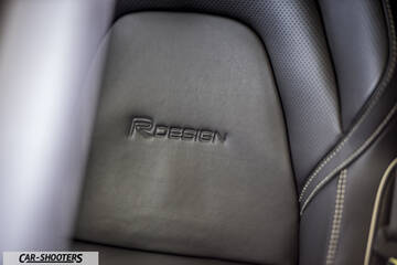 Volvo V90 T8 – interior, embossed leather front seat