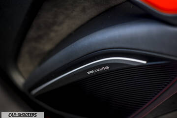 Audi – detail, bang and olufsen speaker close up
