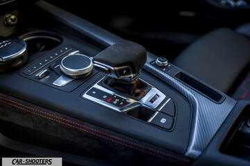 Audi – interior, center console with gear shifter