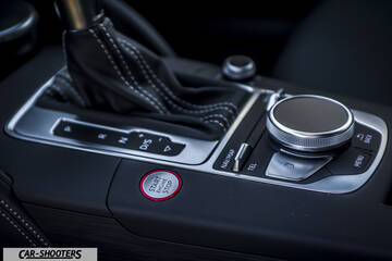 Audi – interior, gear shifter and infotainment controller