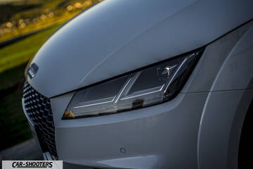 Audi – detail, headlight and grille close-up