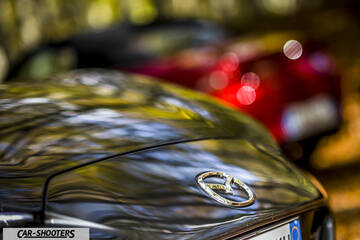 Mazda MX 5 ND – detail, front badge close-up