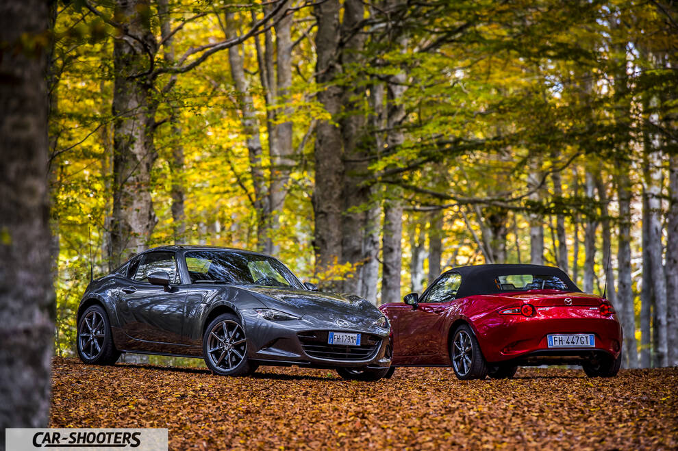 Mazda MX 5 ND – front three-quarter, grey metallic in an autumn forest