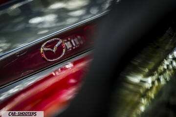 Mazda MX 5 ND – detail, emblem close-up