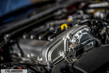 Mazda MX 5 ND – engine bay, close-up of engine components