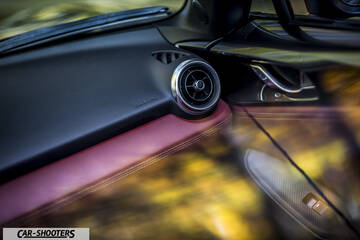 Mazda MX 5 ND – dashboard, red dashboard trim and air vent