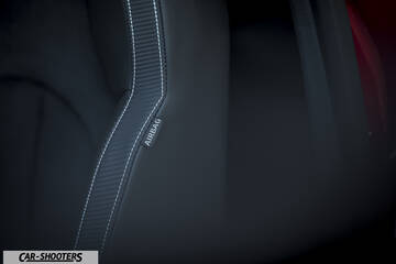 Seat Leon Cupra – interior, bucket seat close-up