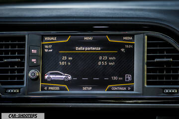 Seat Leon Cupra – dashboard, digital infotainment display