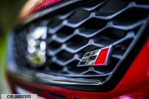 Seat Leon Cupra – detail, grille and emblem close-up