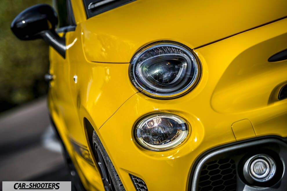 Abarth 595 Competizione – detail, headlight close-up