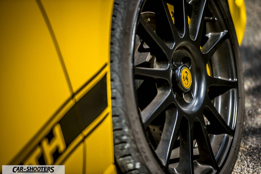 Abarth 595 Competizione – detail, alloy wheel close-up