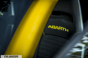 Abarth 595 Competizione – interior, bucket seat with yellow stitching