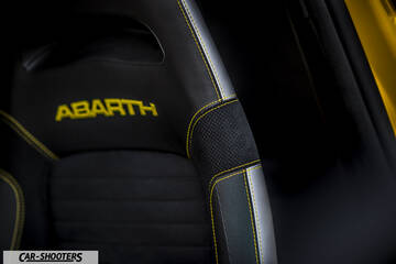 Abarth 595 Competizione – interior, embroidered front bucket seat