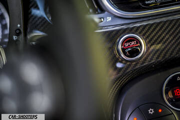 Abarth 595 Competizione – dashboard, carbon fiber dash trim