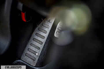 Abarth 595 Competizione – detail, metal pedal covers close-up