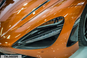 detail, headlight and front quarter close-up
