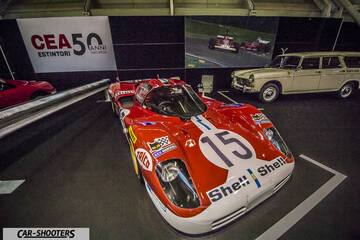 front three-quarter, red and white in an indoor museum exhibition