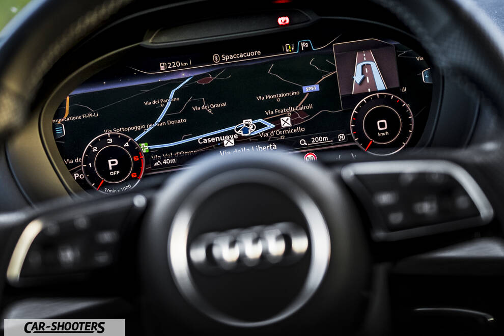 Audi Q2 – dashboard, digital instrument cluster