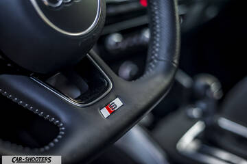 Audi Q2 – interior, leather steering wheel close-up