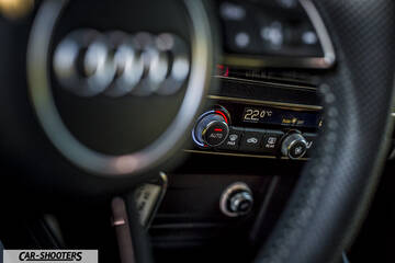 Audi Q2 – dashboard, climate control panel