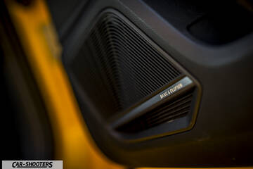 Audi Q2 – detail, speaker grille close-up