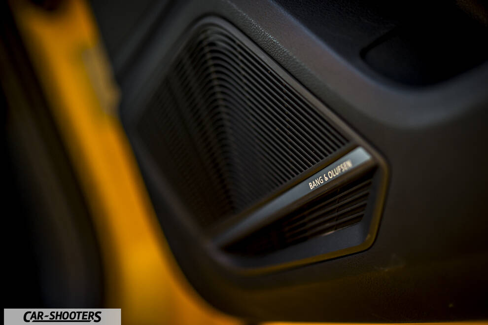 Audi Q2 – detail, speaker grille close-up