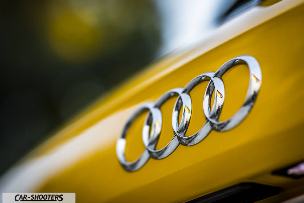 Audi Q2 – detail, emblem close-up