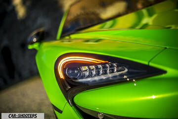 Mclaren 570S – detail, headlight close-up