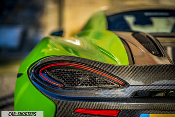 Mclaren 570S – detail, carbon fiber rear detail