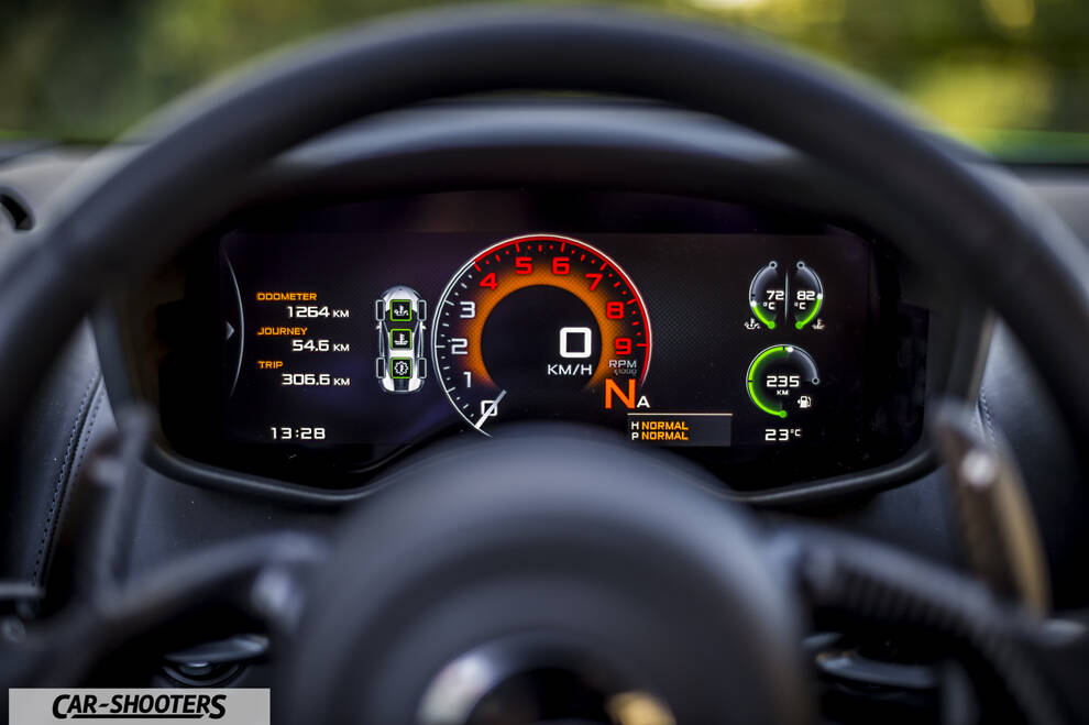 Mclaren 570S – dashboard, digital instrument cluster