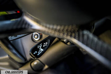Mclaren 570S – detail, steering column control stalk
