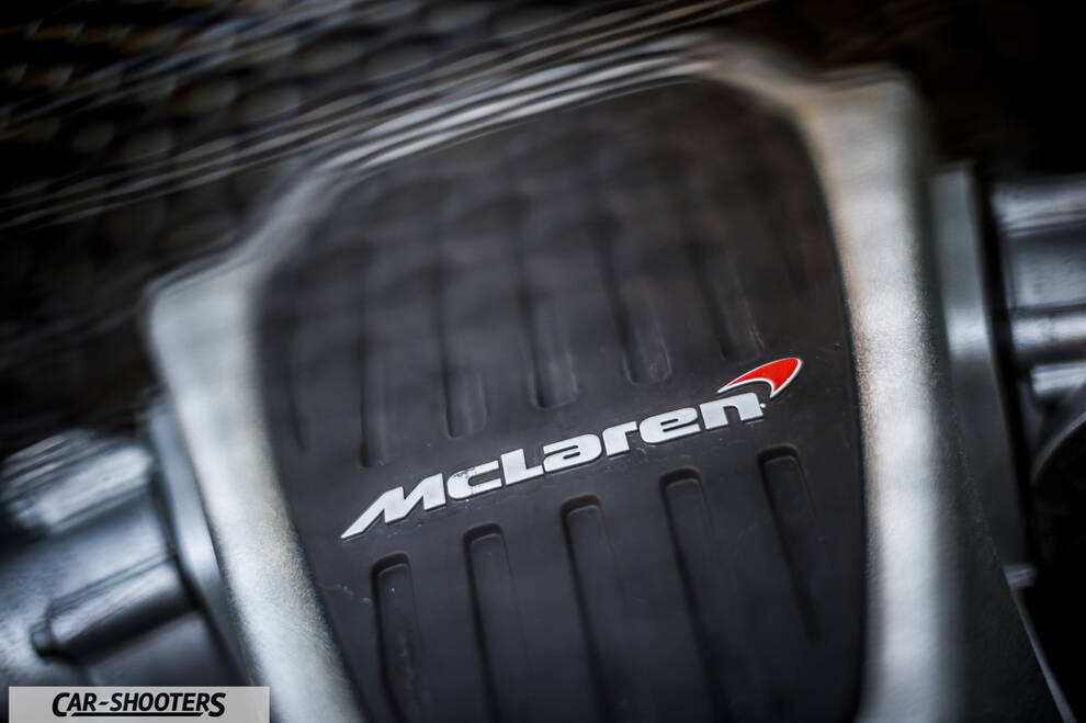 Mclaren 570S – engine bay, engine cover close-up