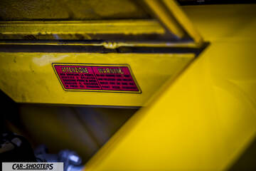 Fiat Jungla Savio – engine bay, warning label close-up