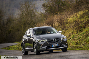 Mazda CX 3 – front three-quarter, grey metallic on a country road