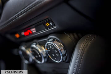 Mazda CX 3 – detail, climate control dials close-up