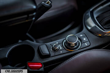 Mazda CX 3 – interior, center console infotainment controller