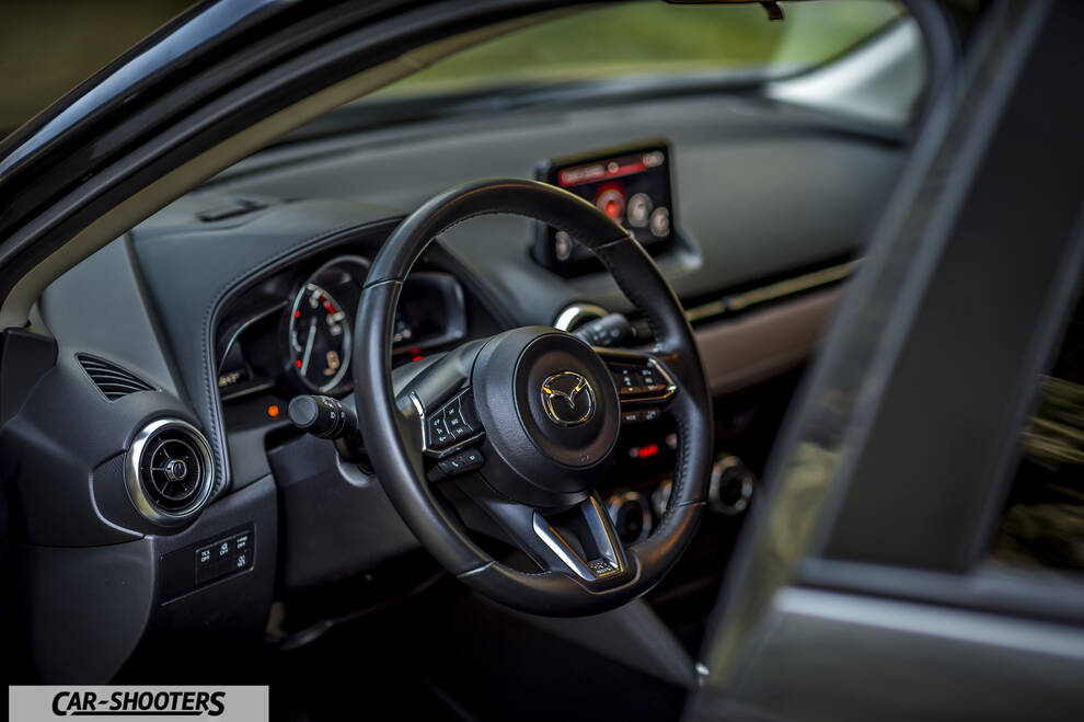 Mazda CX 3 – dashboard, steering wheel and infotainment screen