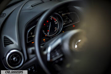 Mazda CX 3 – dashboard, analog instrument cluster
