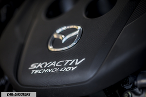 Mazda CX 3 – engine bay, engine cover with mazda logo